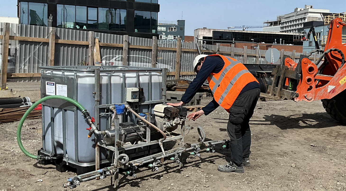 St�vd�mpende middel spredes p� byggeplads